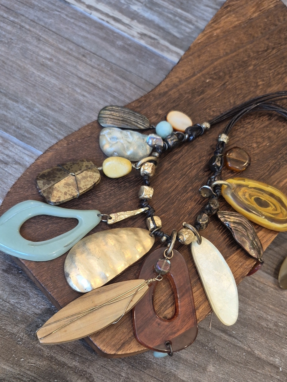 Vtg Chico's Eclectic Charm Bead Adjustable Length Leather Cord Necklace - Picture 6 of 12